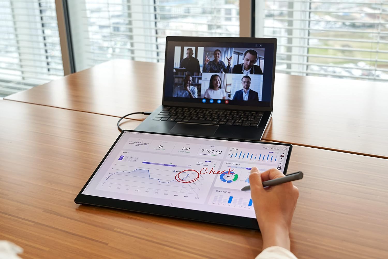 月額9,800円レンタルプラン：RICOH Light Monitor 150 液晶タブレット