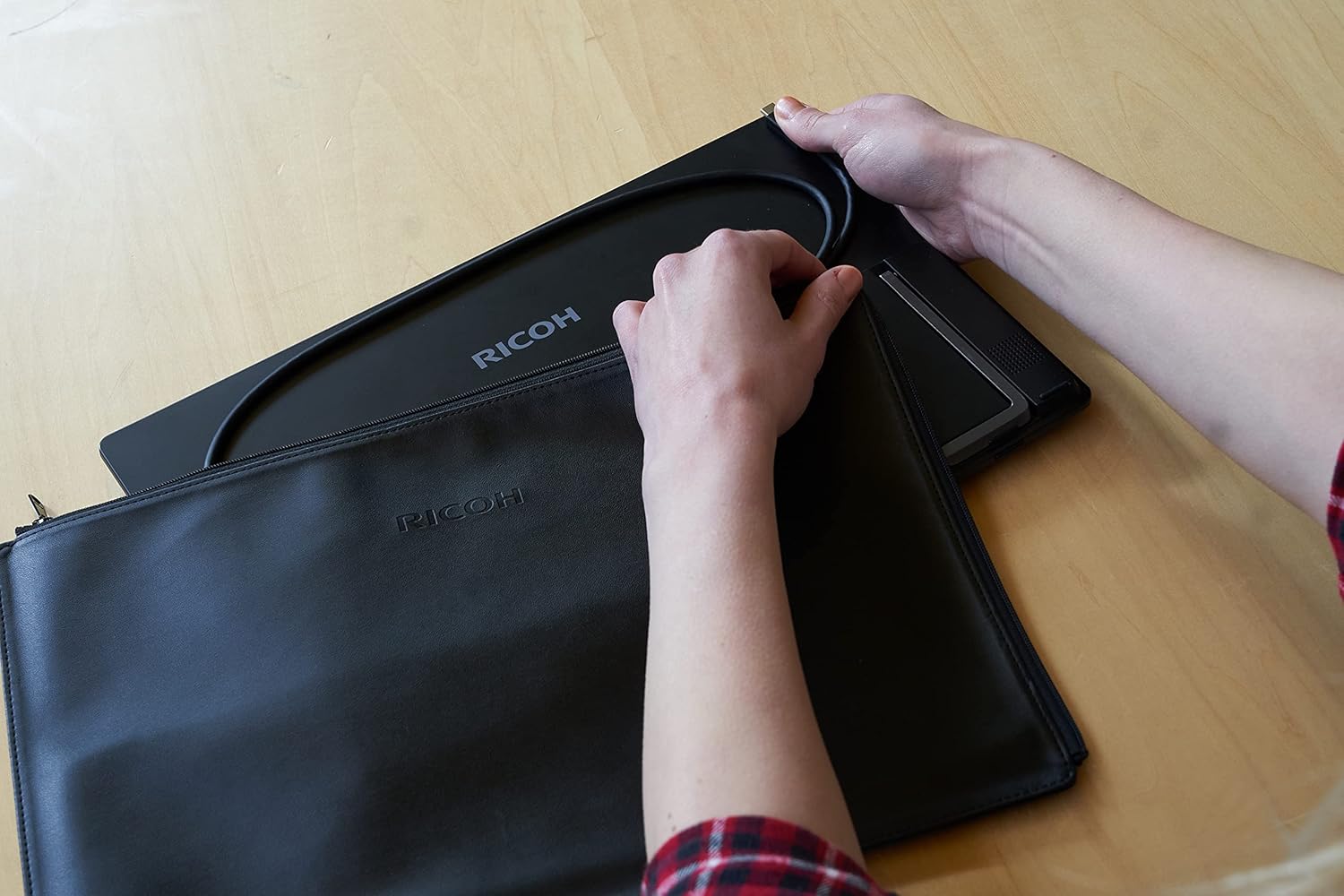 月額9,800円レンタルプラン：RICOH Light Monitor 150 液晶タブレット