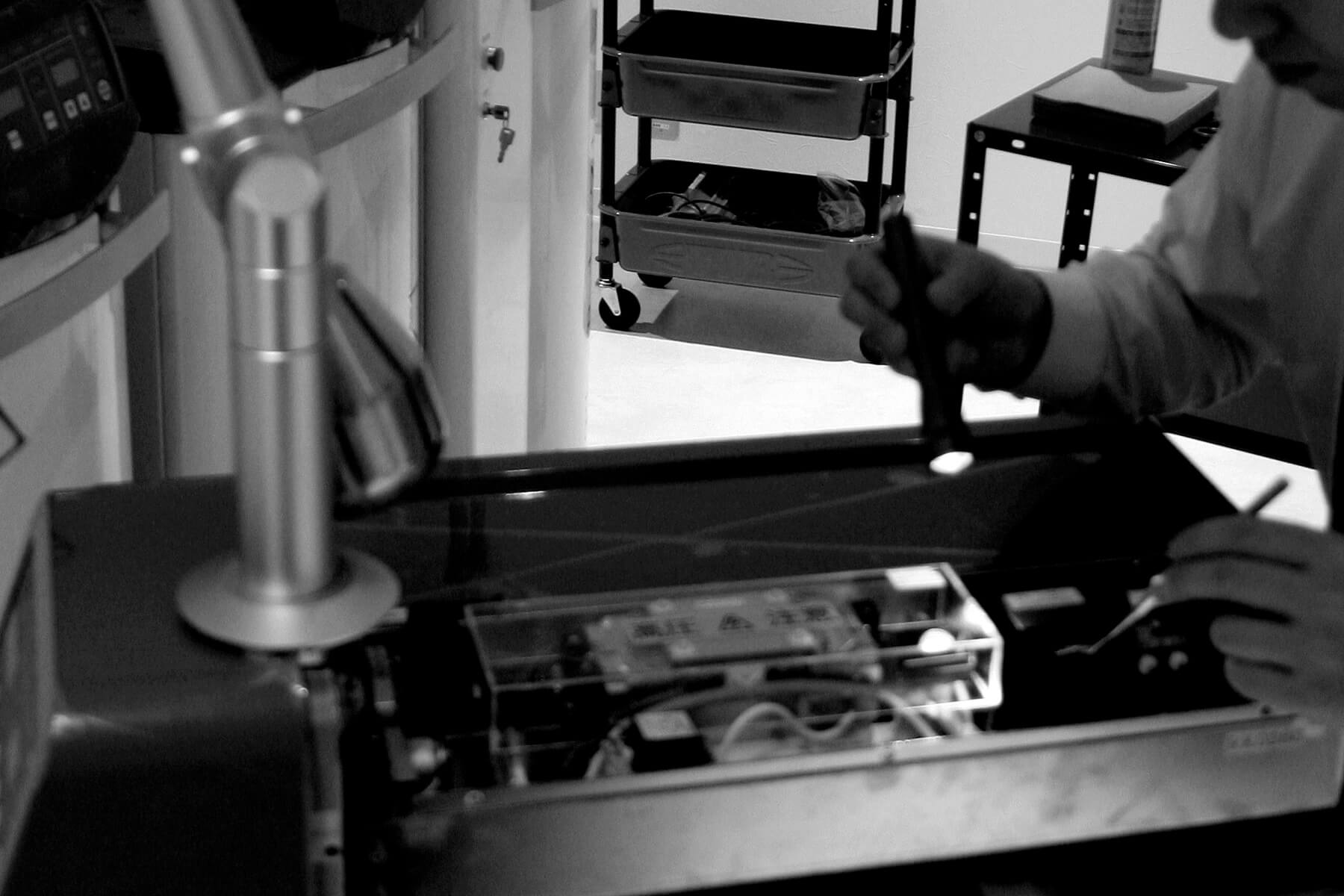 月額16,800円レンタルプラン：JMEC キャトルリフト 美顔器 QL-01