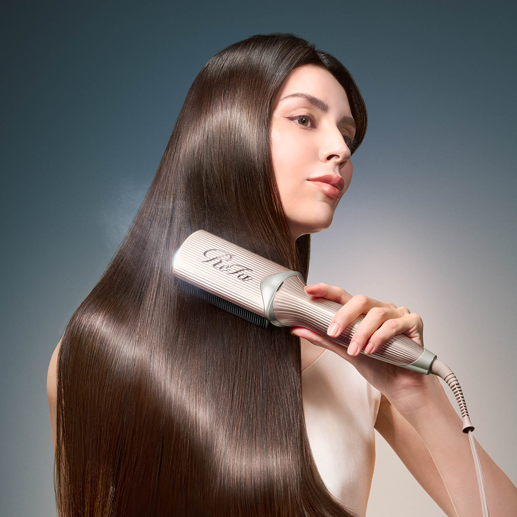 月額5,880円レンタルプラン：ReFa TREATMENT IRON ヘアアイロン