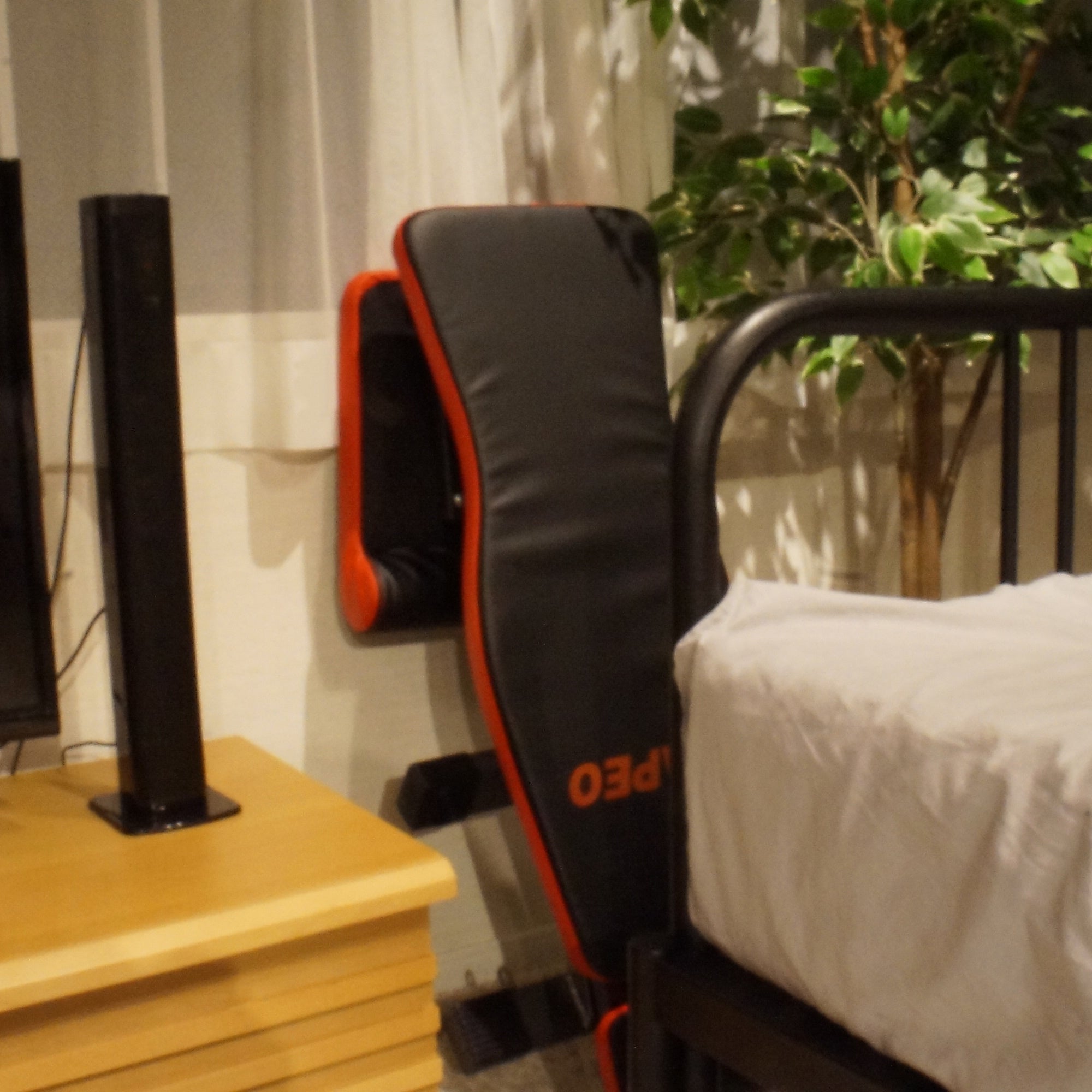 【iROTEC等】ダンベル2セット、ベンチ+マット +アブローラ¥45760相当 iROTEC等】ダンベル2セット、ベンチ+マット +アブローラ¥45760